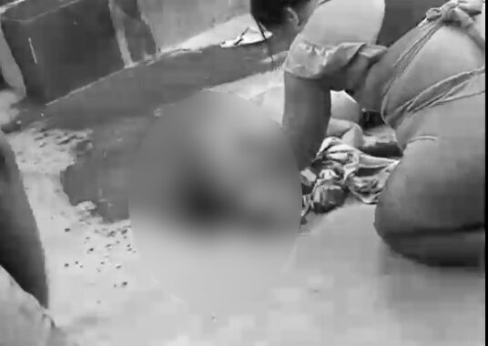 Homem é chamado pelo nome e morto a tiros por dupla em motocicleta