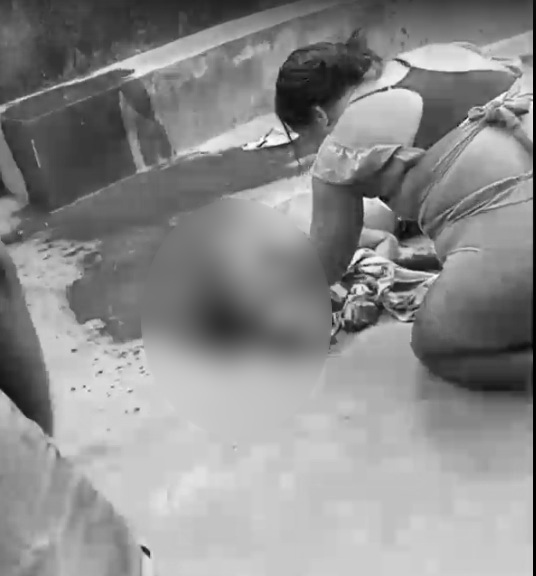 Homem é chamado pelo nome e morto a tiros por dupla em motocicleta